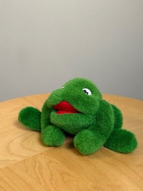 Green Frog Heritage Collection Stuffed Animal Plushie by GANZ BROS c1991 Vintage